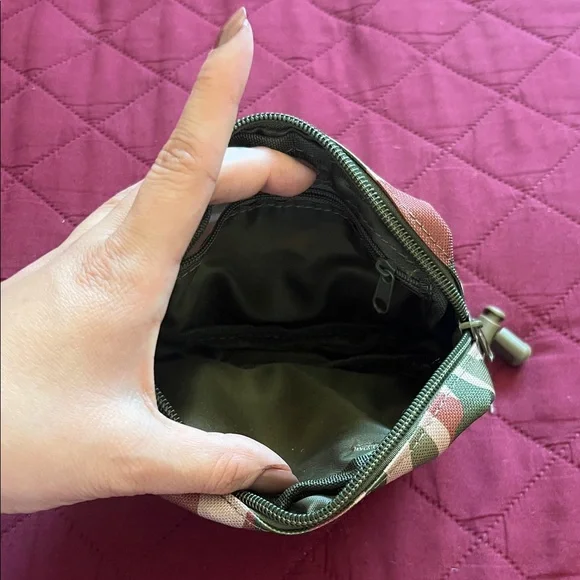 Camouflage Dog Treat Pouch - Green/Pink Camo - Picture 3 of 6